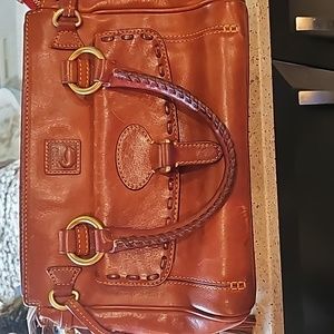 Dooney and Bourke Leather Purse in very good condition
